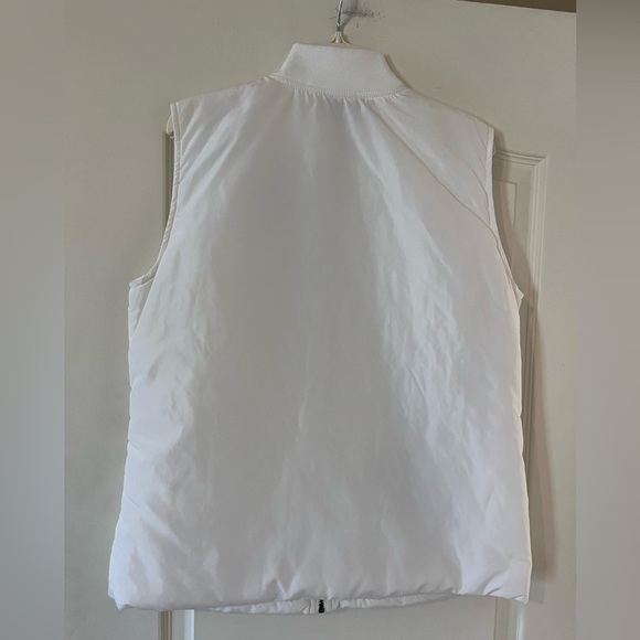 NEW! For Cynthia white Puffer Vest Zip Up Black Floral Pattern Womens Size L - Picture 2 of 13